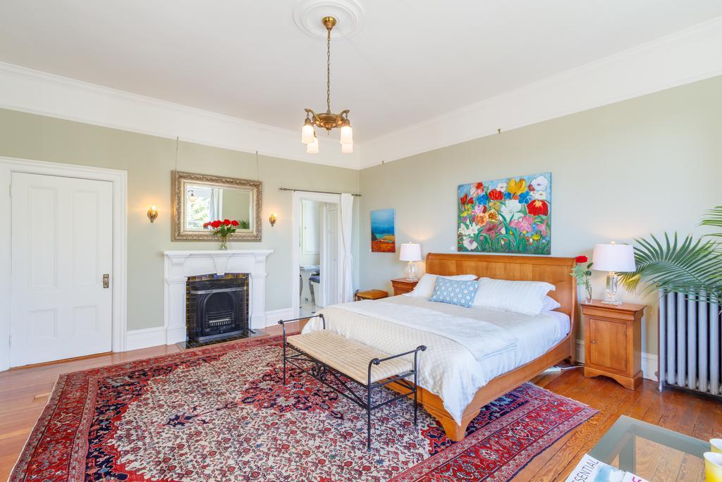 Fairholme Manor Inn Victoria Ngoại thất bức ảnh