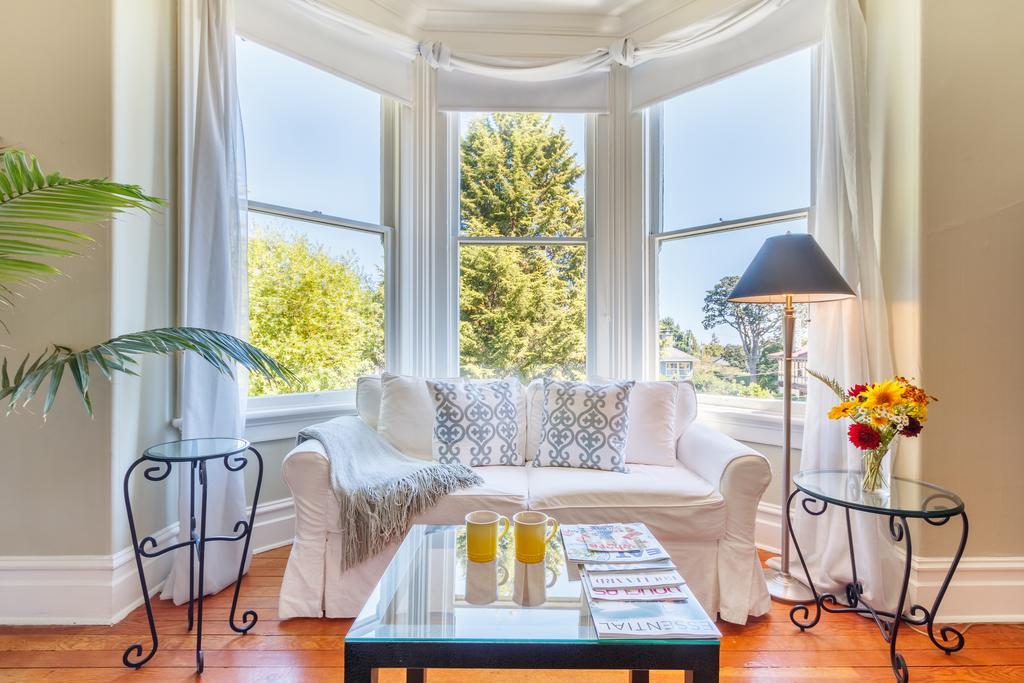 Fairholme Manor Inn Victoria Ngoại thất bức ảnh