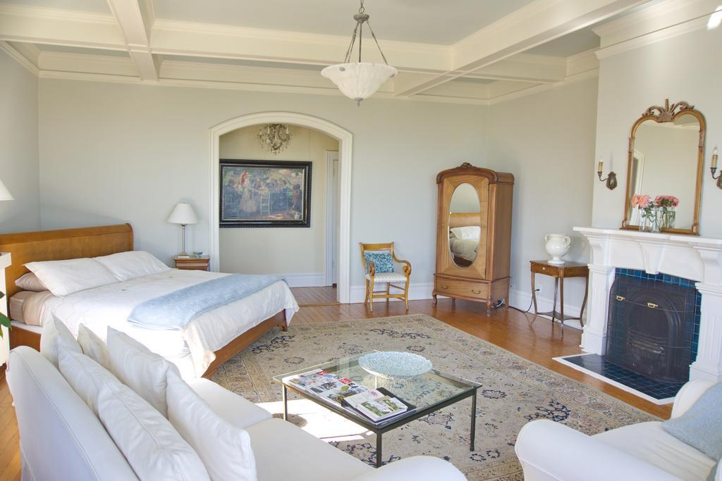 Fairholme Manor Inn Victoria Ngoại thất bức ảnh