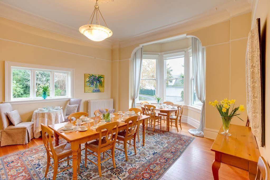Fairholme Manor Inn Victoria Ngoại thất bức ảnh
