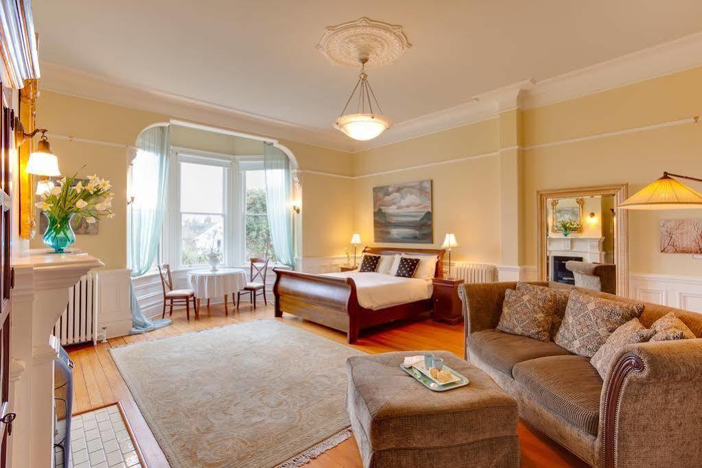 Fairholme Manor Inn Victoria Ngoại thất bức ảnh