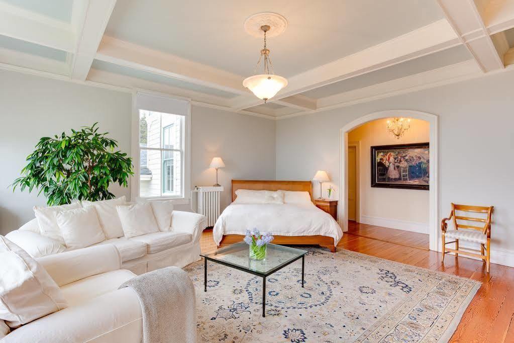 Fairholme Manor Inn Victoria Ngoại thất bức ảnh